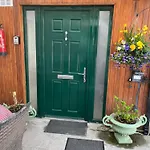 The Coach House Апартаменты *
